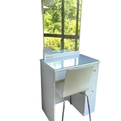 ライト付き　ドレッサーの画像