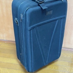 キャリーバッグ　黒　3〜4泊用　の画像
