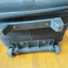キャリーバッグ　黒　3〜4泊用　の画像