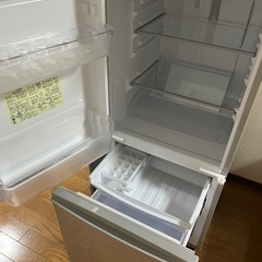 冷蔵庫　SHARPの画像