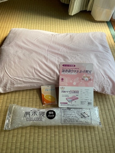 西川　医師がすすめる健康枕　肩楽寝DELUXE 専用ピローケース、補充パック付き