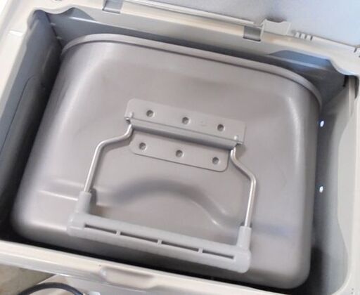未使用保管品 ダイニチ 石油ファンヒーター FW-4618L 木造12畳 コンクリート16畳迄 9Lタンク 2018年製 暖房出力4.
