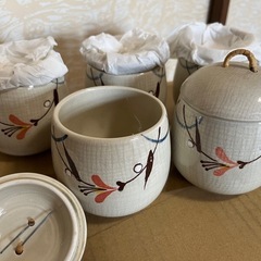 ほぼ未使用　蓋付き食器セットの画像