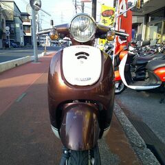 NO.5141　ホンダ　ジョルノ　４サイクルエンジン　フューエルインジェクション車　メタリックブラウン＆ホワイトの画像