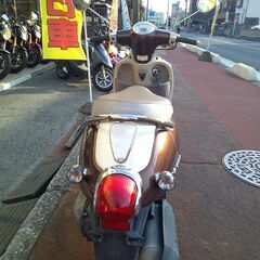 NO.5141　ホンダ　ジョルノ　４サイクルエンジン　フューエルインジェクション車　メタリックブラウン＆ホワイトの画像