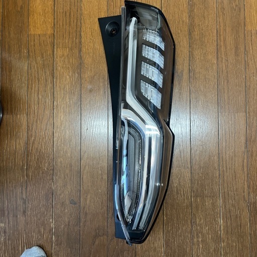 NboxJF3テールレンズ