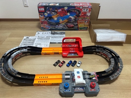 トミカ　デジタルアクセルサーキット➕専用トミカ2台