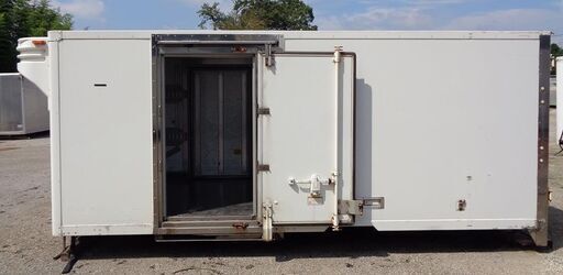 ♪八街C区SM42♪物置♪コンテナ♪丈夫♪左右ドア♪断熱材入ってる♪アルミ冷蔵箱♪