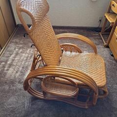 藤の折り畳みイス｡