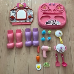 ⭐️【値下げ】ハローキティ　キッチンドレッサー　ままごとの画像