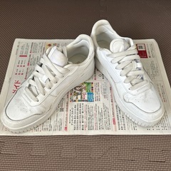 PUMAスニーカー(キャリーナストリート
)