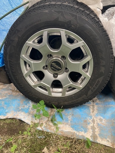 ジムニー ホイールスタッドレスタイヤ 美品