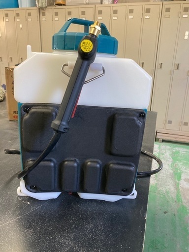 マキタ　makita 美品　充電式噴霧器　MUS108DWF 除草剤