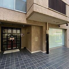 【赤坂駅】【月約5万円】【週4日×朝2時間】マンション清掃/未経験者可～日払い可 の画像