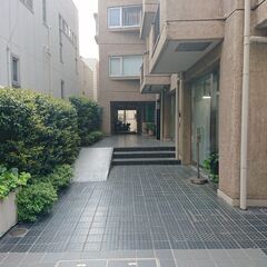 【赤坂駅】【月約5万円】【週4日×朝2時間】マンション清掃/未経験者可～日払い可 の画像