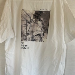 【NUMERALS】メンズ　半袖Tシャツ　Lサイズの画像