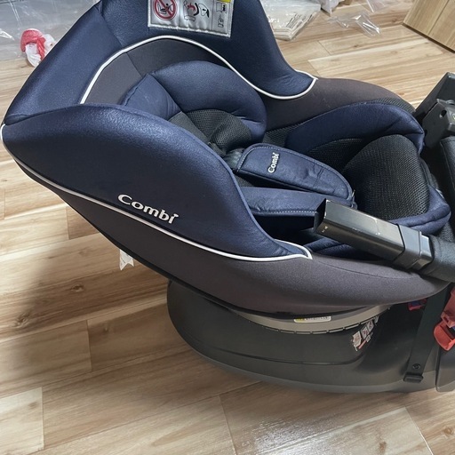 コンビ チャイルドシート 回転式 ネセルターンリミテッド シートベルト