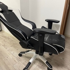 AKRacingゲーミングチェア の画像