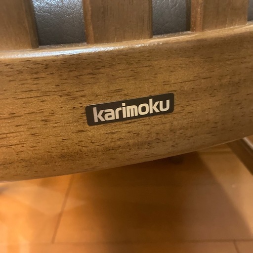 カリモク　ダイニングチェア　アームレス　オーク材　合皮　もう一脚有ります☺︎