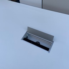 メティオ ミーティングテーブル 配線ボックス付き 幅1800×奥行900×高さ720mm 会議用テーブル 応接テーブル【分解済み】の画像