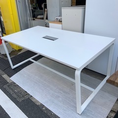 メティオ ミーティングテーブル 配線ボックス付き 幅1800×奥行900×高さ720mm 会議用テーブル 応接テーブル【分解済み】の画像