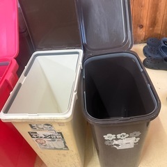 ゴミ箱の画像