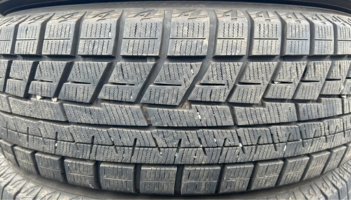YOKOHAMA 205/60R16 23年製　スタッドレスタイヤ