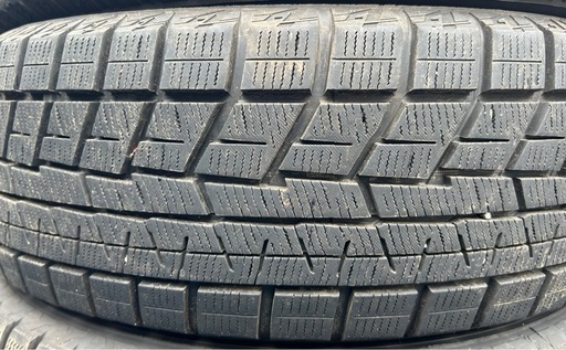 YOKOHAMA 205/60R16 23年製　スタッドレスタイヤ