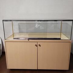 ガラスケース付収納キャビネット(鍵付・キャスター付)差し上げます...