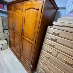 【中古】横浜ダニエル 3枚扉 ワードローブの画像