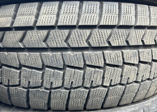 DUNLOP 215/65R16 23年製＋21年製　スタッドレスタイヤ