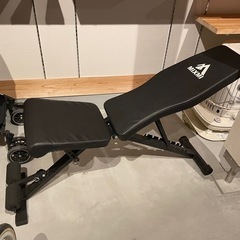 ダンベル、ベンチ
