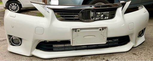 レクサスCT200h  純正フロントバンパー、フォグ付き