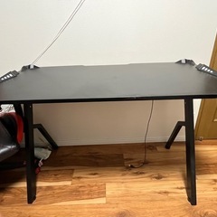 ゲーミングデスク