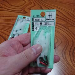 未使用　新品　DIY等に　　若井産業 トグラー(4本入) T9.5 ステンレス＊ブロンズ＊タッピングナベ付き／2ケース　　STAFMAN C15配線止めテープ 10枚入　　鉄ヒートン　　鉄ヨートー　　洋灯吊セット　　　の画像