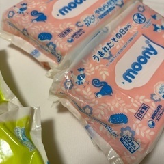 ★未使用★ムーニー　おしり拭き4袋の画像