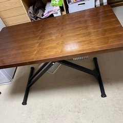 昇降式テーブル