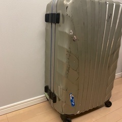 大型スーツケースの画像