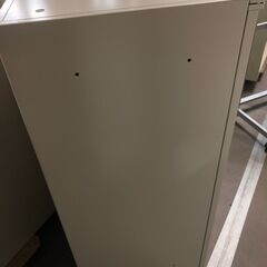 オカムラ　両開き書庫　幅90㎝　鍵付き　在庫複数ありの画像