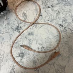 iPhone 横タイプ　充電器　充電器が邪魔にならないタイプ