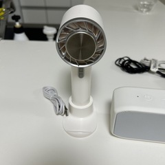 スピーカーと持ち運び扇風機セットの画像