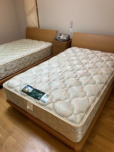 フランスベット　セミダブル1台