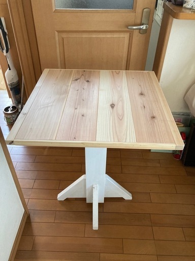 カフェテーブル
