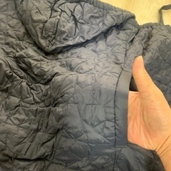 ユニクロ　抱っこケープダウンの画像