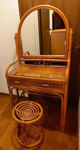 藤のドレッサー スツール付き