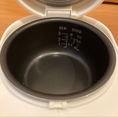 炊飯器（3合炊き）の画像