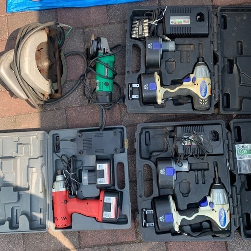 値下げ週末限定 インパクトドライバー など 工具 機械 マキタ Makita　研磨器？ あり まとめ売り 電動工具　木を切る機械 5点　まとめて　日曜大工　DIY  リフォーム　大工道具