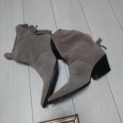 処分品につき！。ZARAブーツの画像
