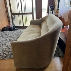 三人掛けソファーの画像