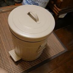 ふた付きゴミ箱 ペダル足踏み式 金属製